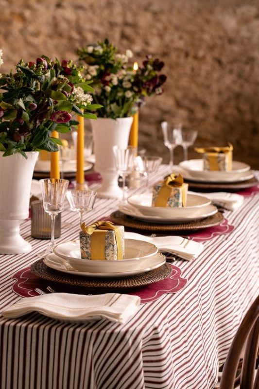 decoração de uma mesas de natal