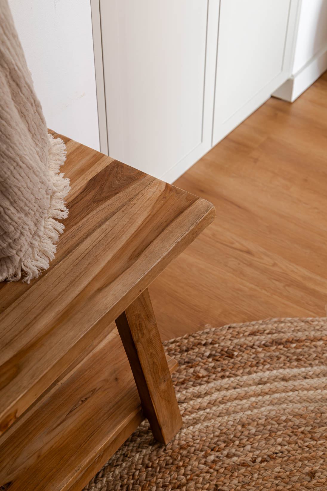 Casa do Paço - banco em madeira natural